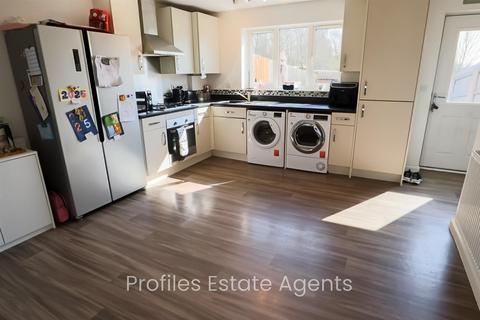 3 bedroom semi-detached house for sale, Southfield Road, Hinckley