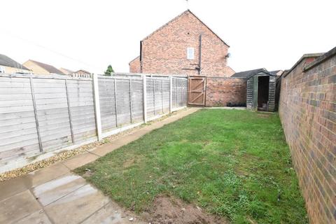 2 bedroom semi-detached house to rent, Temple Road, Scunthorpe