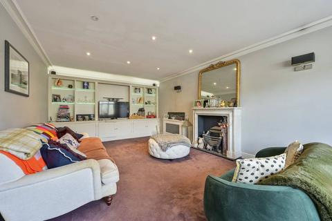 107 Roehampton Vale, London, SW15 3PG
