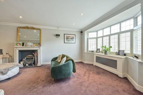 107 Roehampton Vale, London, SW15 3PG