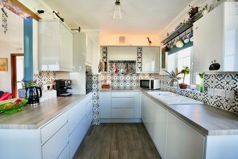2 bedroom detached bungalow for sale, Helena Road, Walcott, NR12