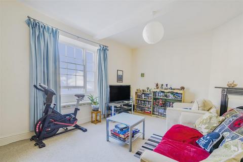 3 bedroom apartment for sale, High Street, Crediton