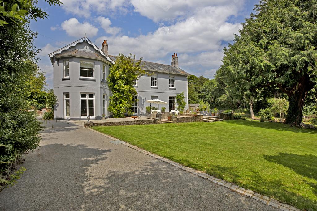 High Res Main Front Farwell House2021071380804
