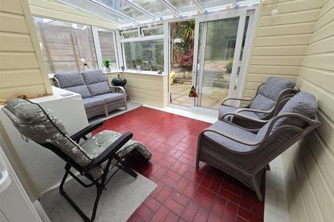 3 bedroom end of terrace house to rent, Hallett Way, Bude, Cornwall, EX23