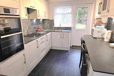 3 bedroom end of terrace house to rent, Hallett Way, Bude, Cornwall, EX23