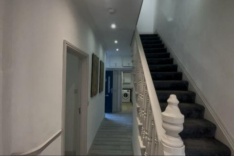 undefined, park valley, Nottingham NG7