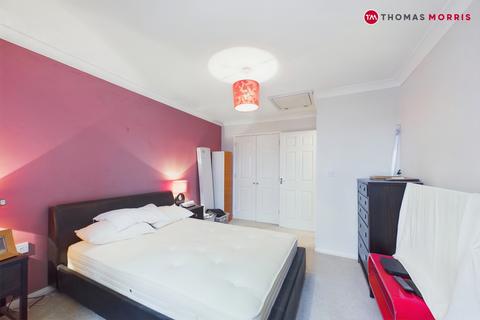 3 bedroom terraced house for sale, Shortmead Street, Bedfordshire SG18