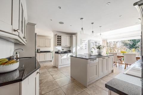 Albany House Bath Road, Woolhampton, Reading, RG7 5RE