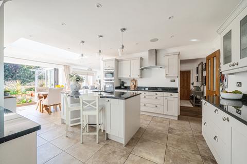 Albany House Bath Road, Woolhampton, Reading, RG7 5RE