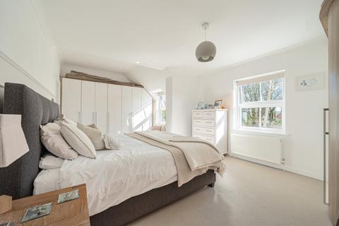 Albany House Bath Road, Woolhampton, Reading, RG7 5RE