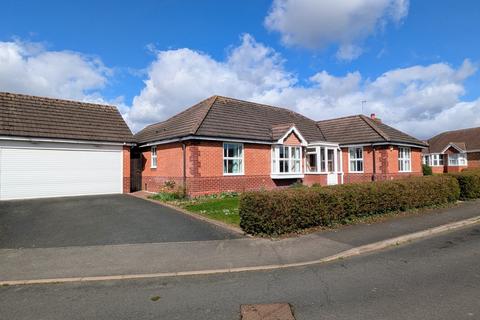 3 bedroom bungalow for sale, Shannon Way, Worcestershire WR11