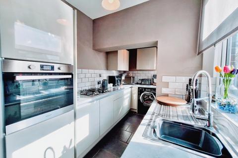2 bedroom terraced house for sale, Clarendon Road, Greater Manchester SK14