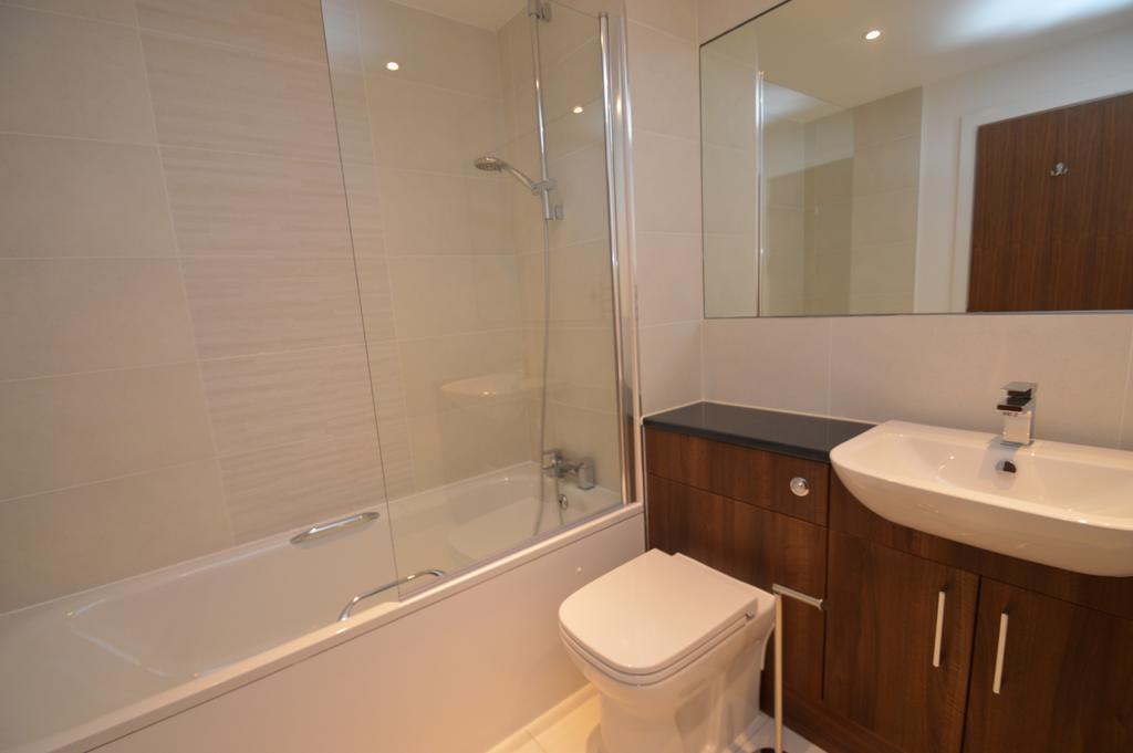 22 Zenith Bathroom.J