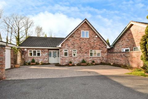 3 bedroom detached house for sale, Whitehall Close, Cheshire East SK9