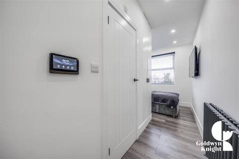 1 bedroom in a house share to rent, Lynton Road South, Gravesend DA11