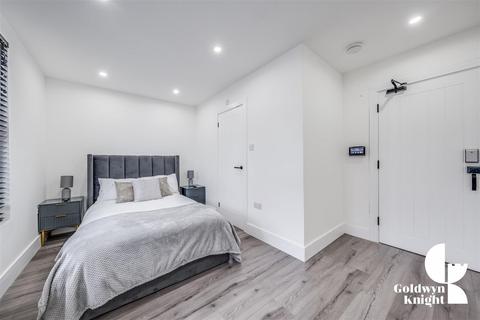1 bedroom in a house share to rent, Lynton Road South, Gravesend DA11