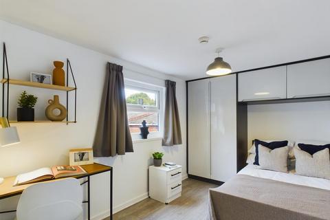 6 bedroom house to rent, Haydn Avenue, Manchester M14