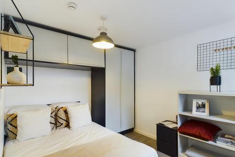 6 bedroom house to rent, Haydn Avenue, Manchester M14