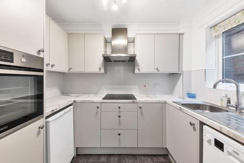 2 bedroom ground floor flat for sale, Fish Hill, Royston SG8
