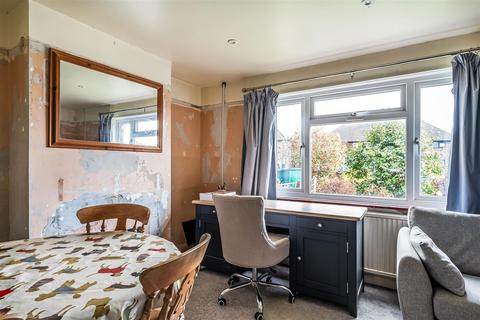 14 Hurstlands, Oxted, RH8 0HG