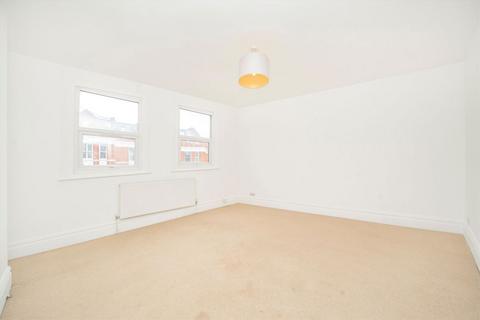 2 bedroom flat for sale, West Hill, London SW18