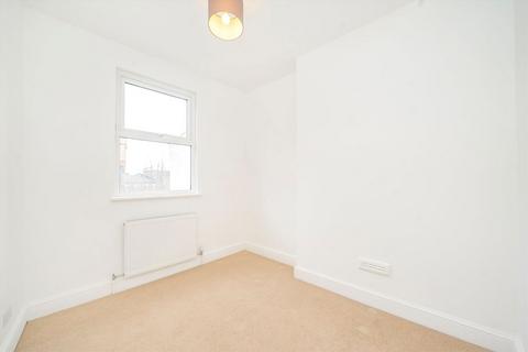 2 bedroom flat for sale, West Hill, London SW18