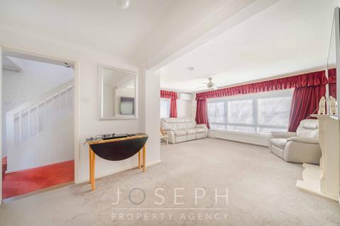 Cherwell Chesapeake Close, Chelmondiston, Ipswich, IP9 1HH