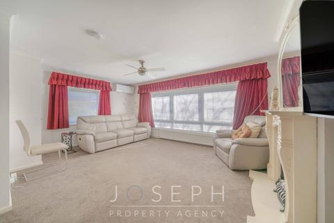 Cherwell Chesapeake Close, Chelmondiston, Ipswich, IP9 1HH