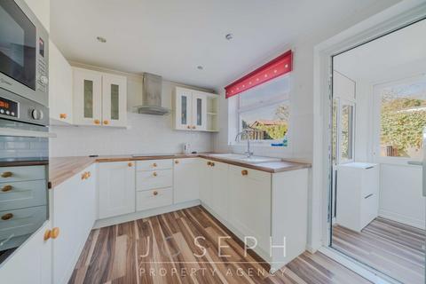 Cherwell Chesapeake Close, Chelmondiston, Ipswich, IP9 1HH