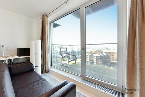 Studio for sale, Baltimore Wharf, London, E14