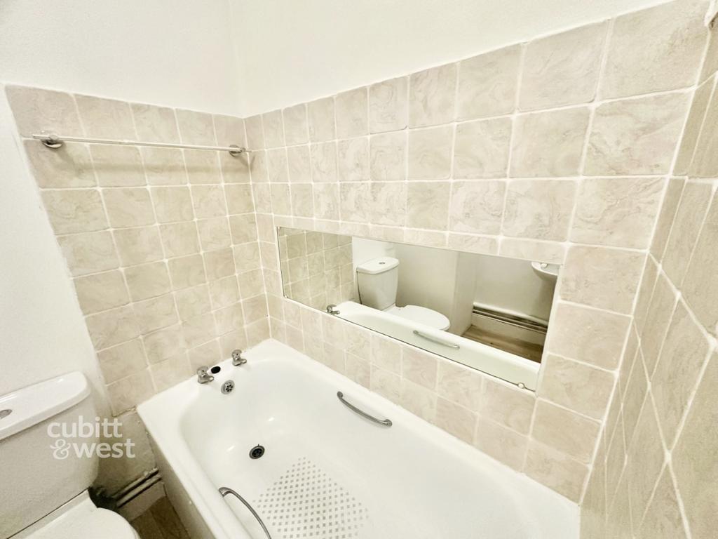 3000e37c-Bathroom