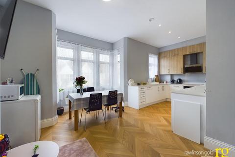 2 bedroom flat for sale, Greenhill Road, Harrow