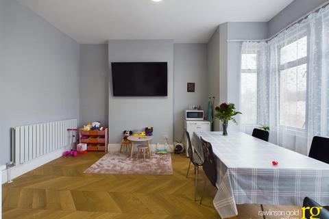 2 bedroom flat for sale, Greenhill Road, Harrow