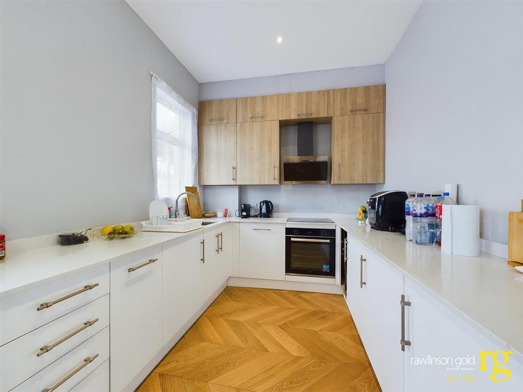 CAM02900 G0-PR0213-STILL009.jpg