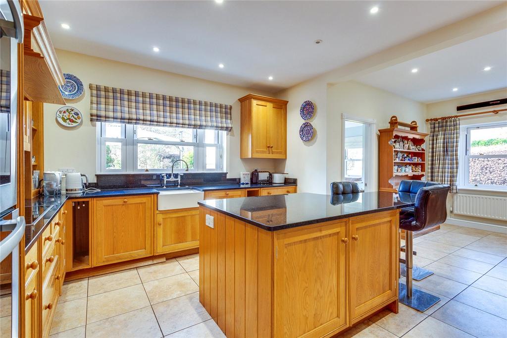 Kitchen B'fast Room
