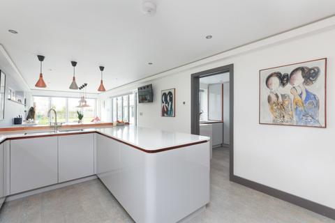 Oakwell House Barton Road, Keinton Mandeville, Somerton, TA11 6EA