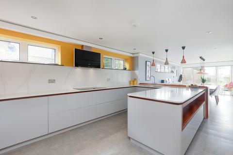 Oakwell House Barton Road, Keinton Mandeville, Somerton, TA11 6EA