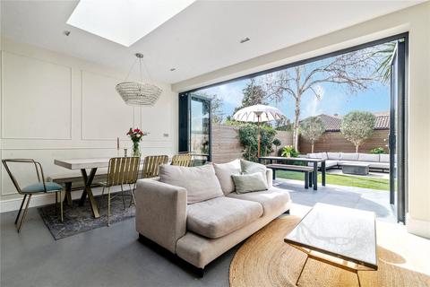 10 Graemesdyke Avenue, London, SW14 7BJ