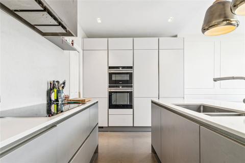 10 Graemesdyke Avenue, London, SW14 7BJ