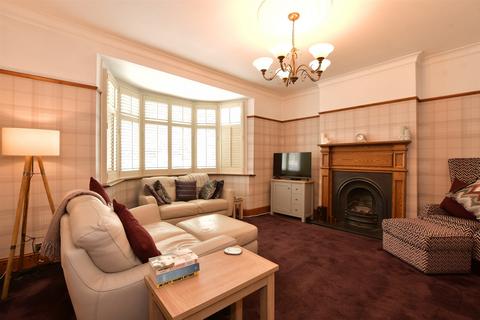 4 bedroom semi-detached house for sale, Linden Street, Romford, Essex