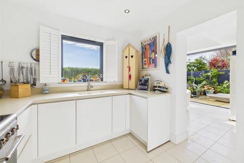 2 bedroom detached bungalow for sale, Bright and Airy 2 bedroom bungalow