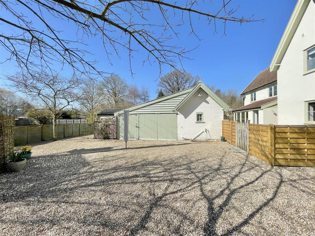 Garage/workshop