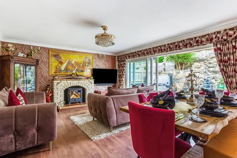 6 Angler Road, Salisbury, SP2 9PB