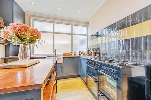 3 bedroom maisonette for sale, ELM ROAD, Leigh-On-Sea