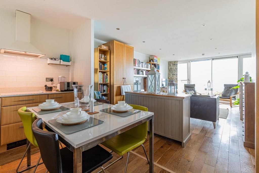 Lounge Kitchen