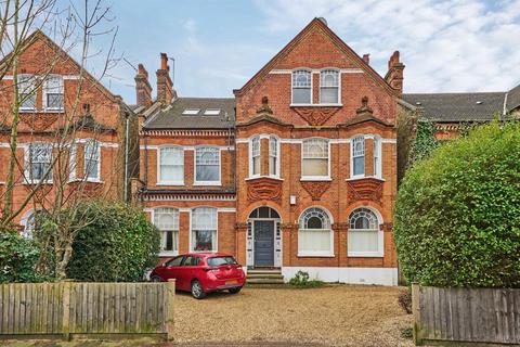 2 bedroom flat to rent, Bedford Hill, London SW12