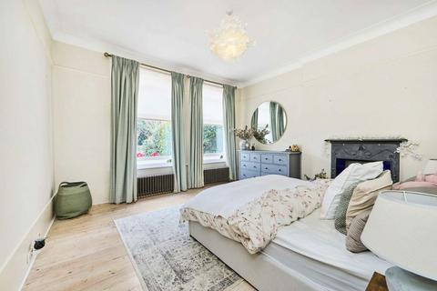 2 bedroom flat to rent, Bedford Hill, London SW12