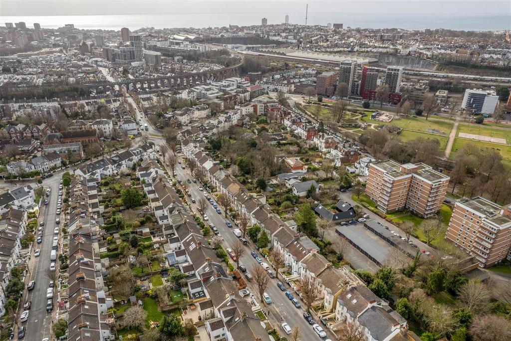 Flat 5, 35 Beaconsfield Villas-18.jpg