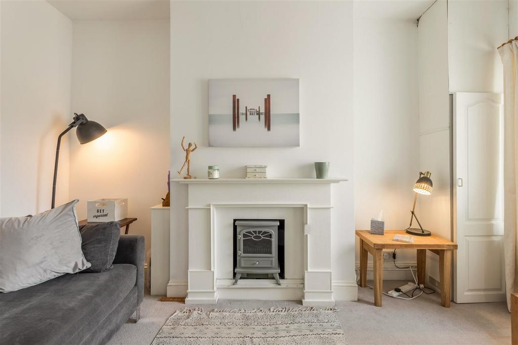 Flat 5, 35 Beaconsfield Villas-4.jpg