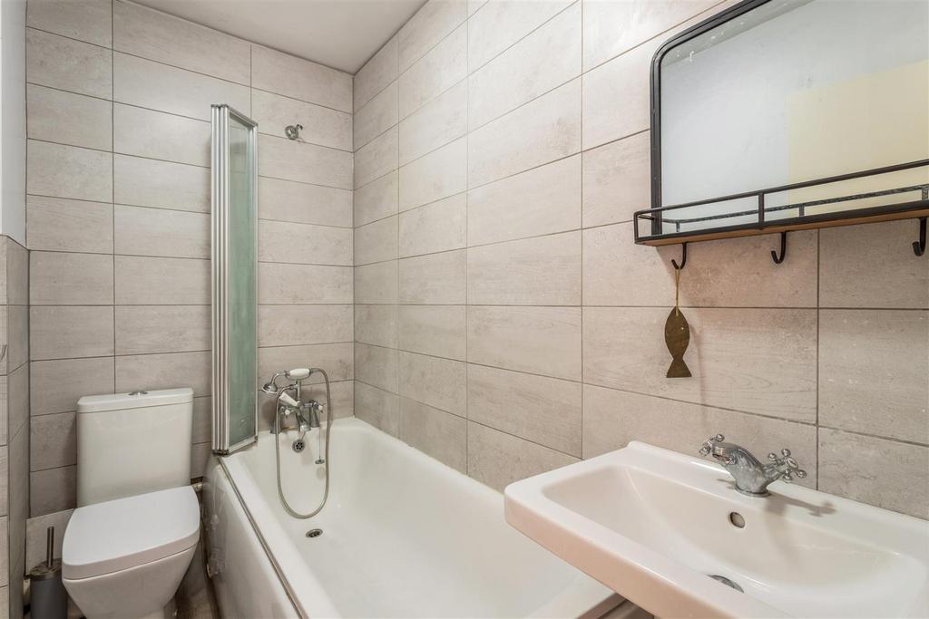 Flat 5, 35 Beaconsfield Villas-10.jpg